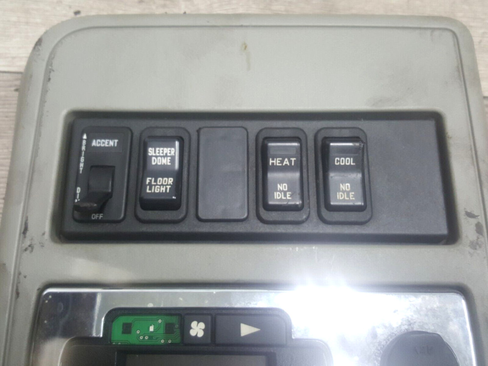 INTERNATIONAL PROSTAR SLEEPER CONTROL PANEL B5304822