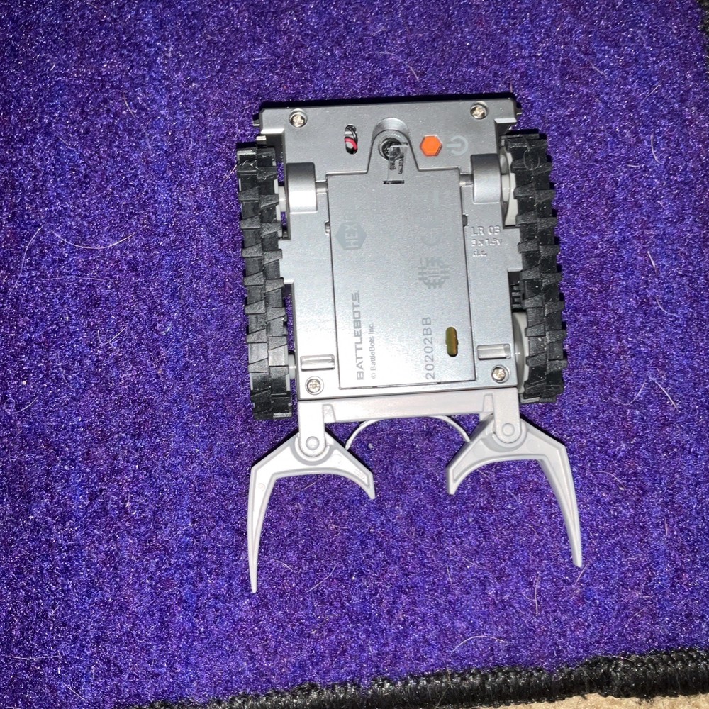 HEXBUG BatteBots Rusty & Tombstone and 4 customizable battlebots