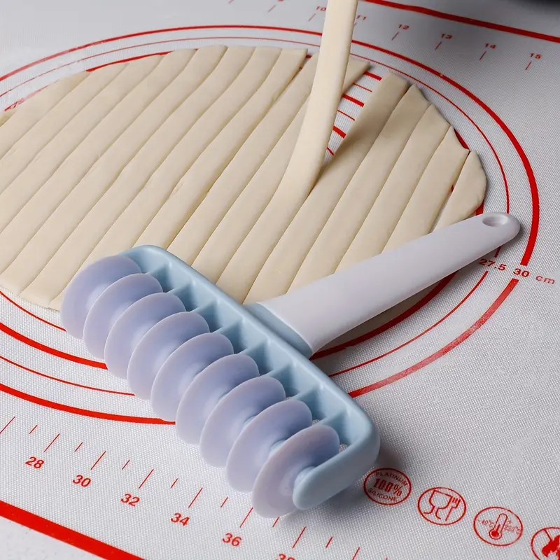 1PCS Manual Kitchen Noodle Cutter Strip Tool for Pasta Dough Processing NEW