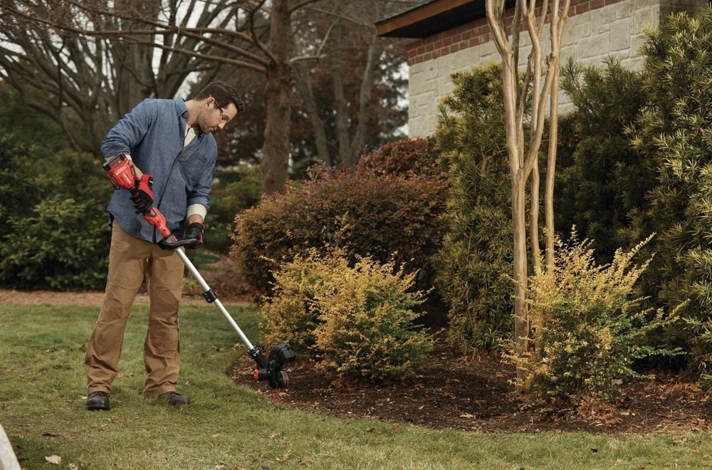 CRAFTSMAN V20* Cordless 13 in WEEDWACKER® String Trimmer/Edger - CMCST910