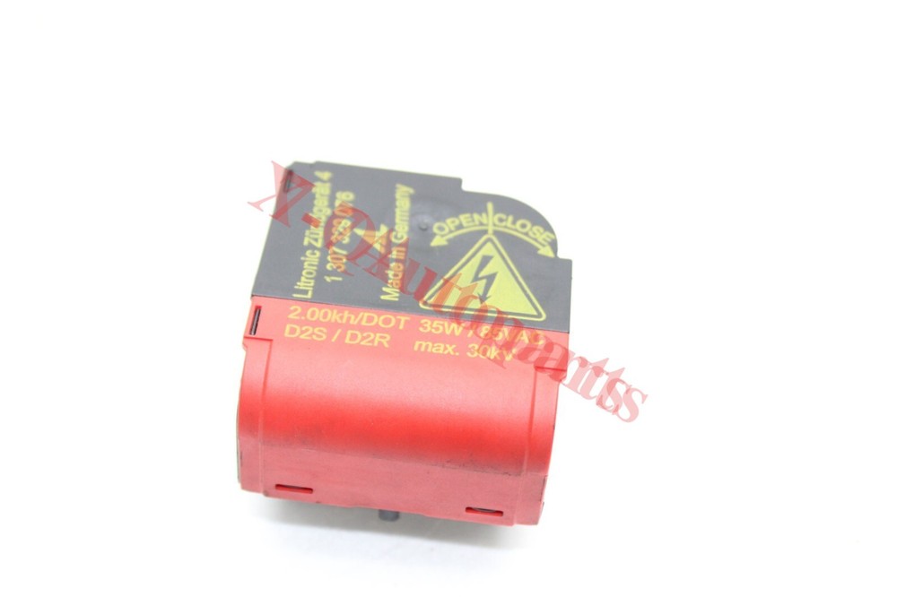 02-06 MINI COOPER S Headlight Ballast Igniter Socket.