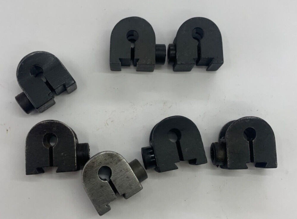 (1) M1 GARAND ORIGINAL SA SPRINGFIELD FRONT SIGHT WITH SMOOTH SCREW.