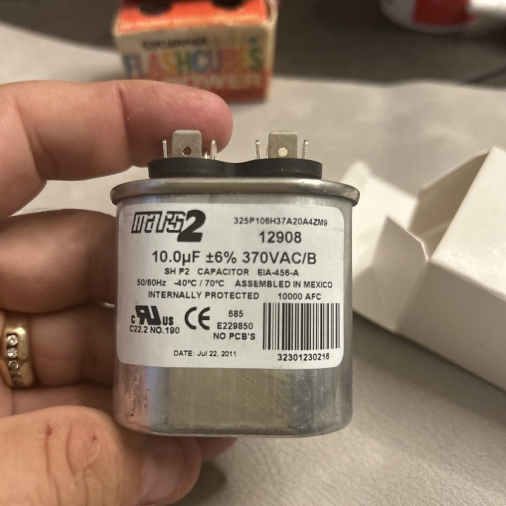 NIB.  MARS 2  MOTOR RUN CAPACITOR D12908