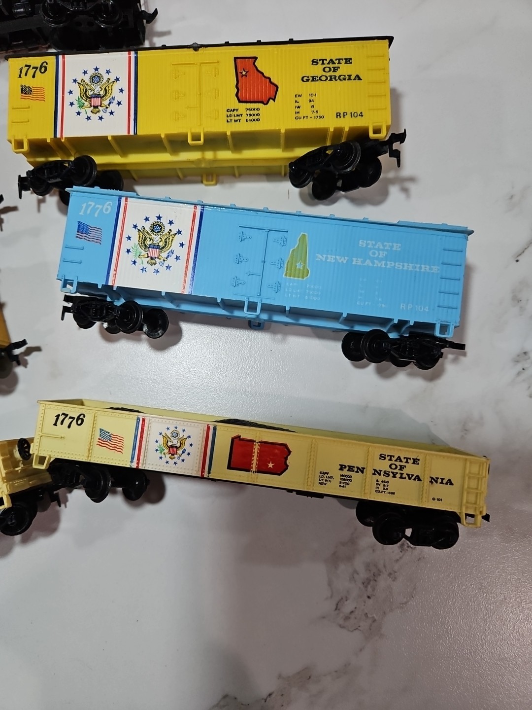 ho train cars lot used, Spirit of 1776 train cars, 6 total and caboose