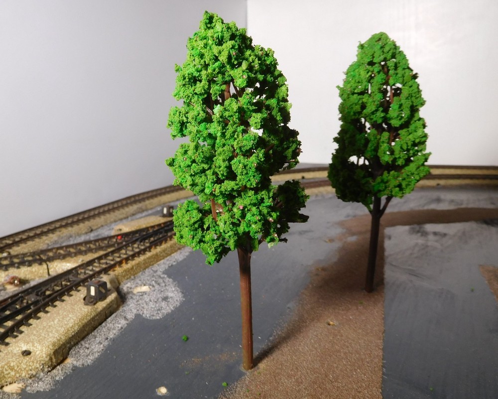 10 Medium Green Deciduous Trees, 160 mm Tall