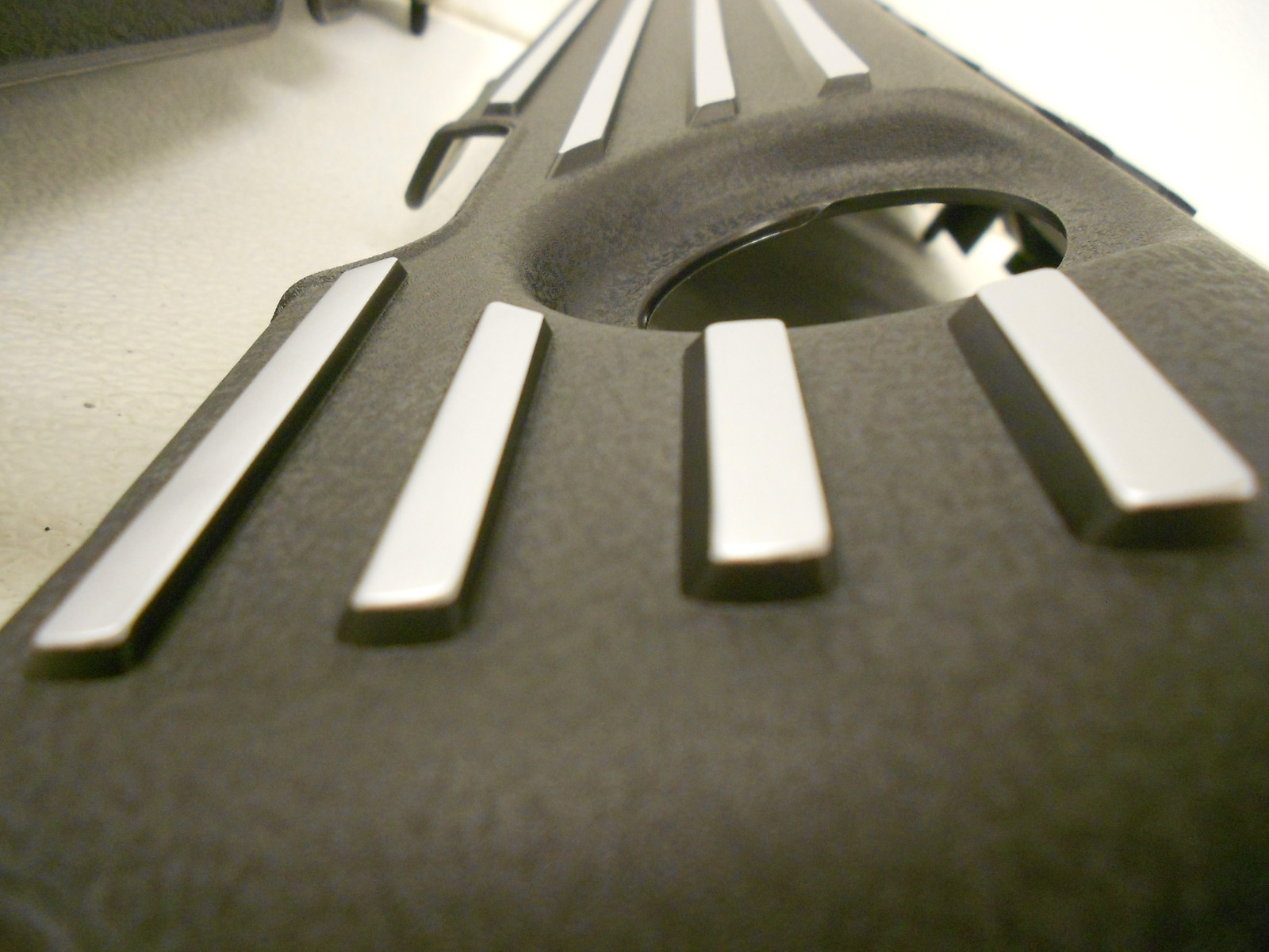 Factory OEM Genuine MOPAR SRT SRT8 R/T Engine Wiring Cover Valve 392 Set L & R