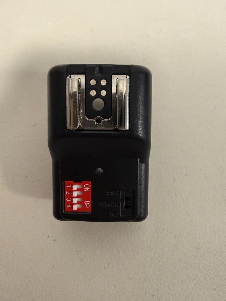 Universal Wireless Hot Shoe Flash Receiver