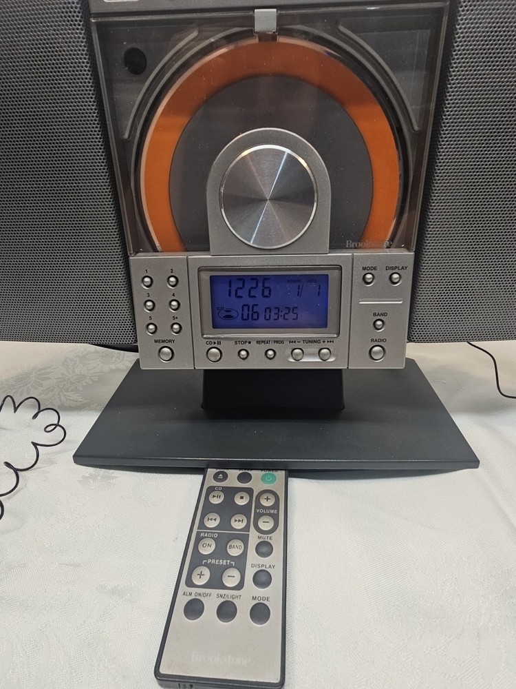 VTG Brookstone CD system PLL radio multi-clock, model BR-200 model W/Remote