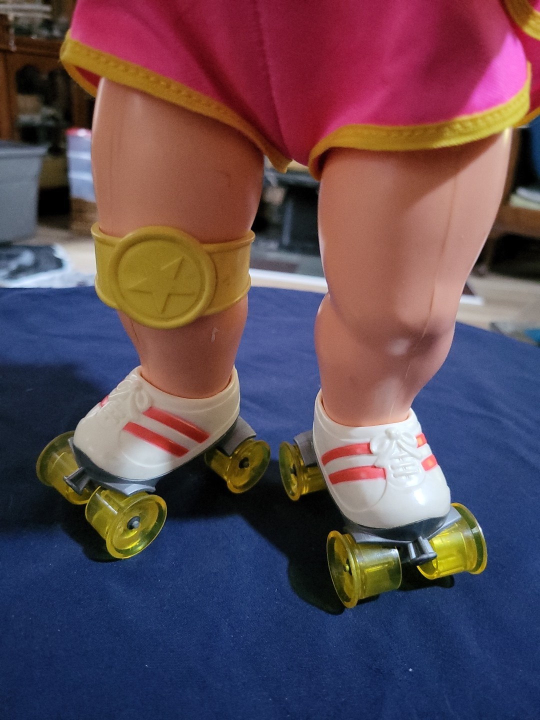 Vintage 1982 Baby Skates Rollerskating Wind Up Doll WORKS
