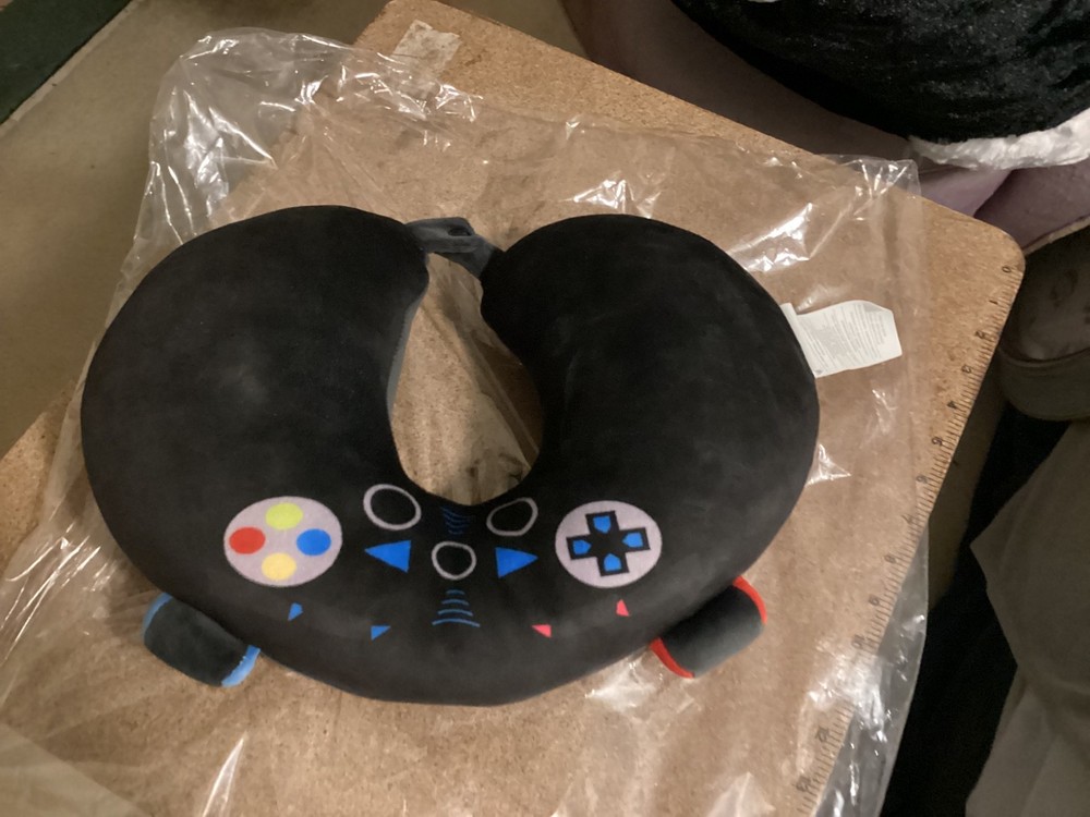 U Shaped Travel Pillow - Neck Head Back Support (pre-owned)