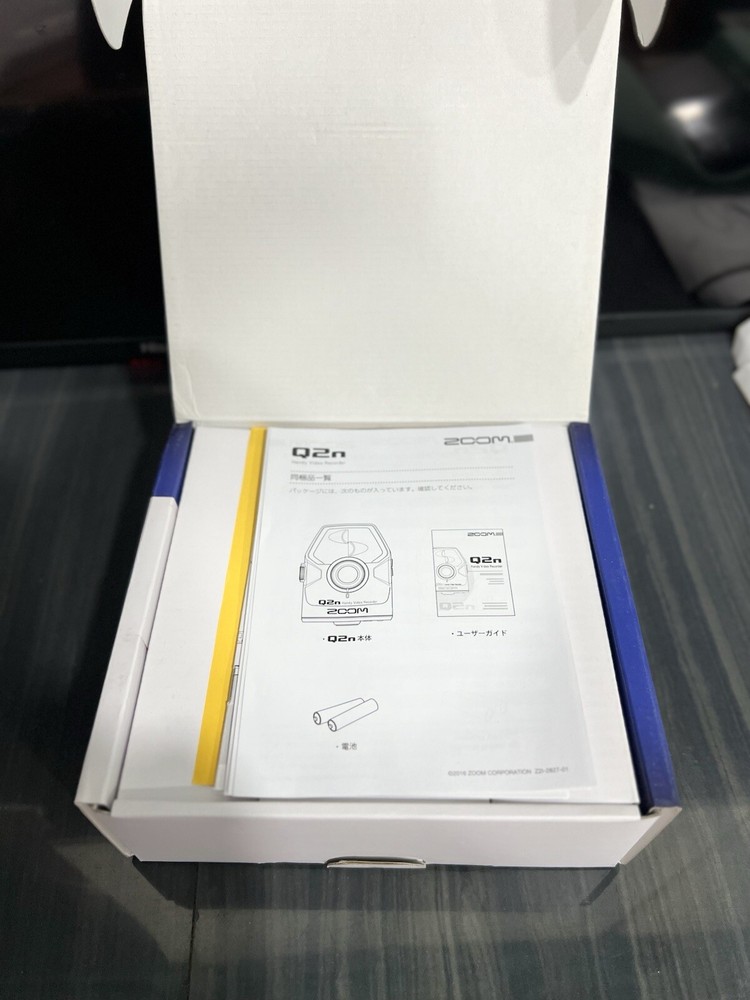 Zoom q2n handy video recorder