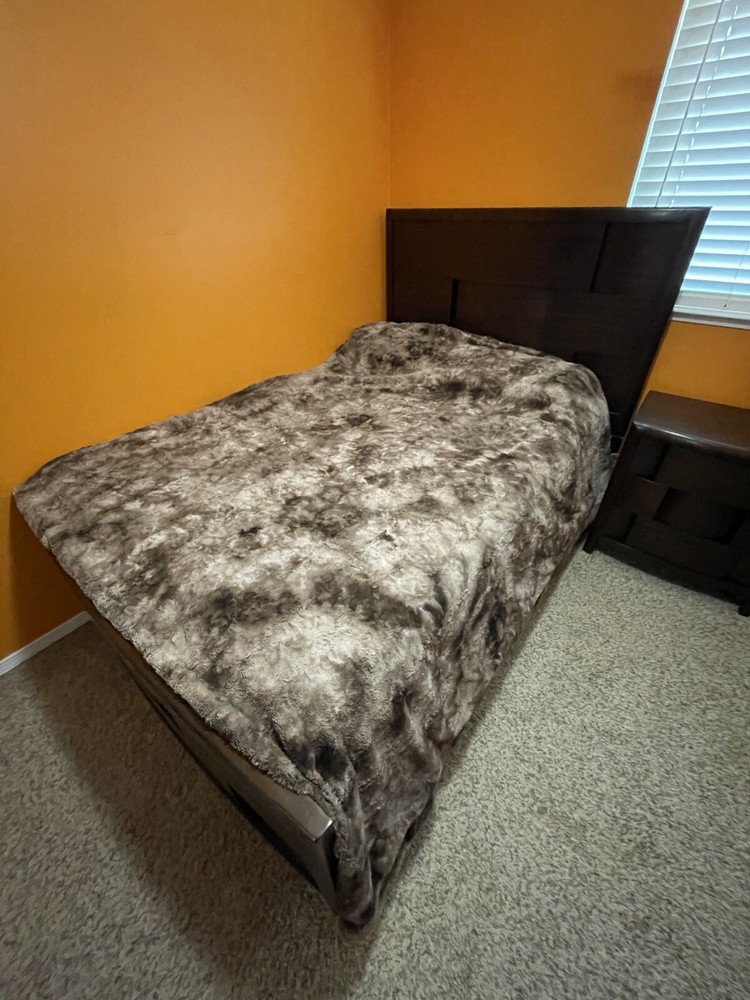 4 Piece bedroom set