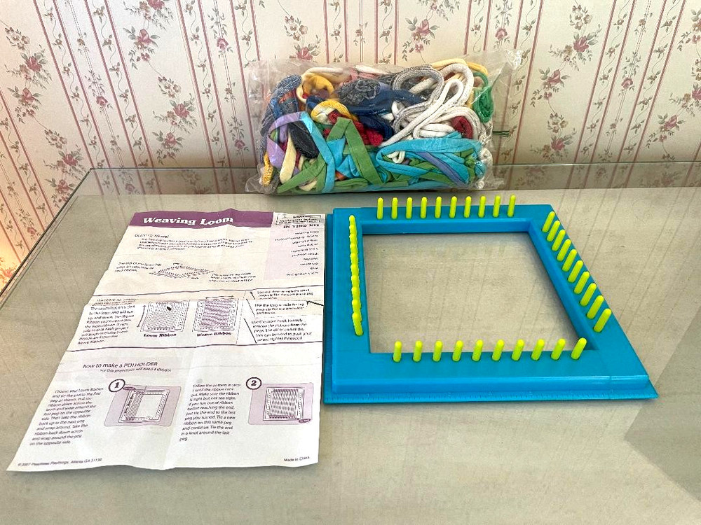 Weaving Potholder Loom w/ Cloth Loops