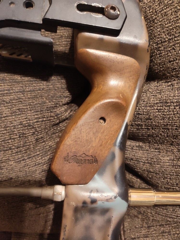 Vintage Savage By Oregon Compound Bow
