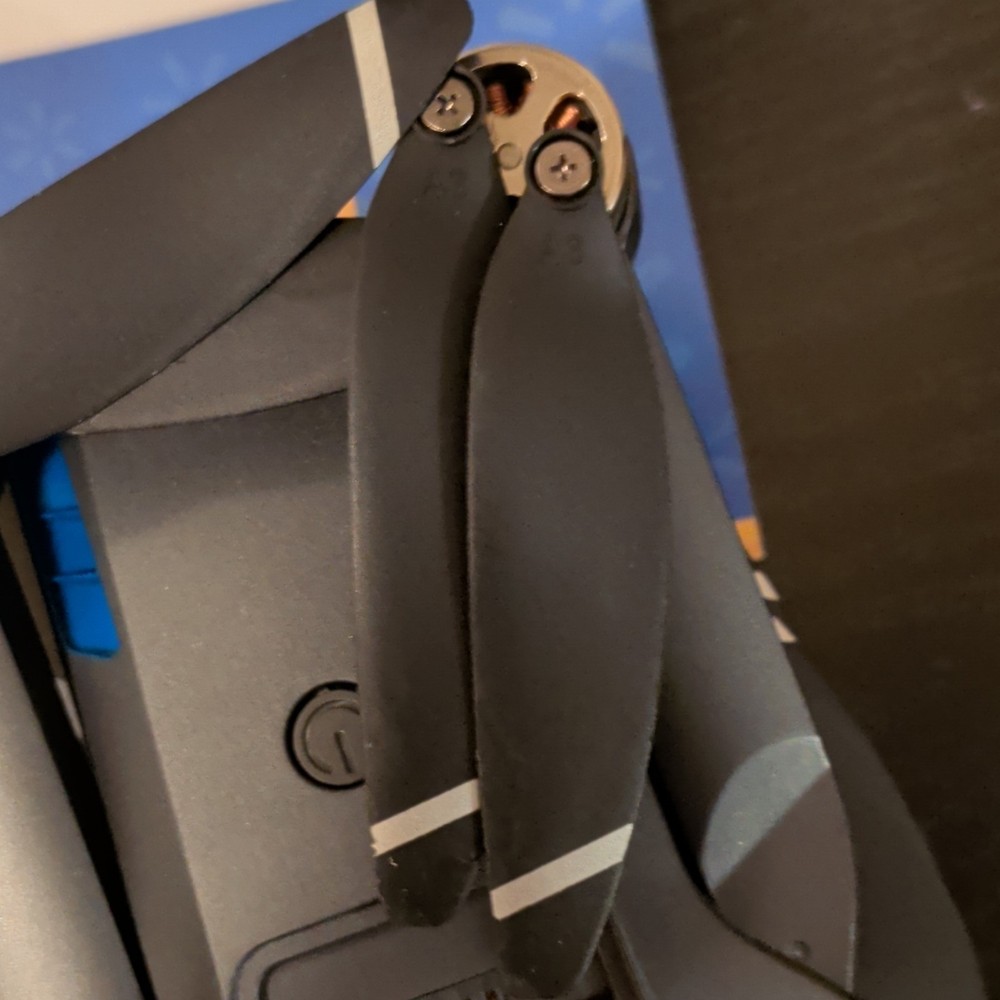 AUOSHI RX Drone GPS Quadcopter Kit with Remote Controller, Battery, Camera, Case