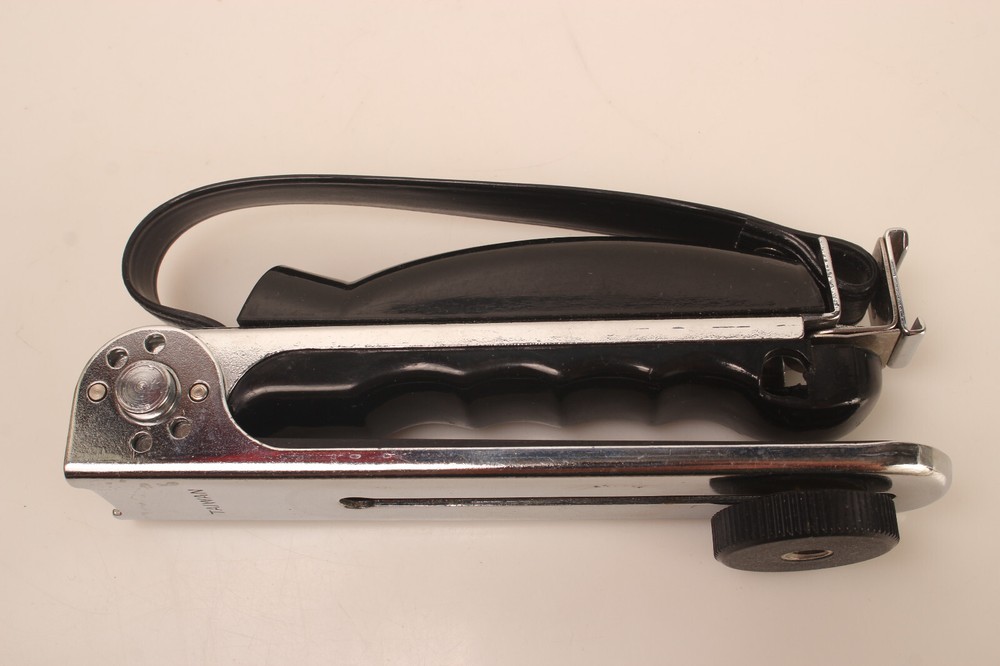 Foldable Off Camera Flash Bracket L Shaped w/ Hand Grip & Cold Shoe Compact