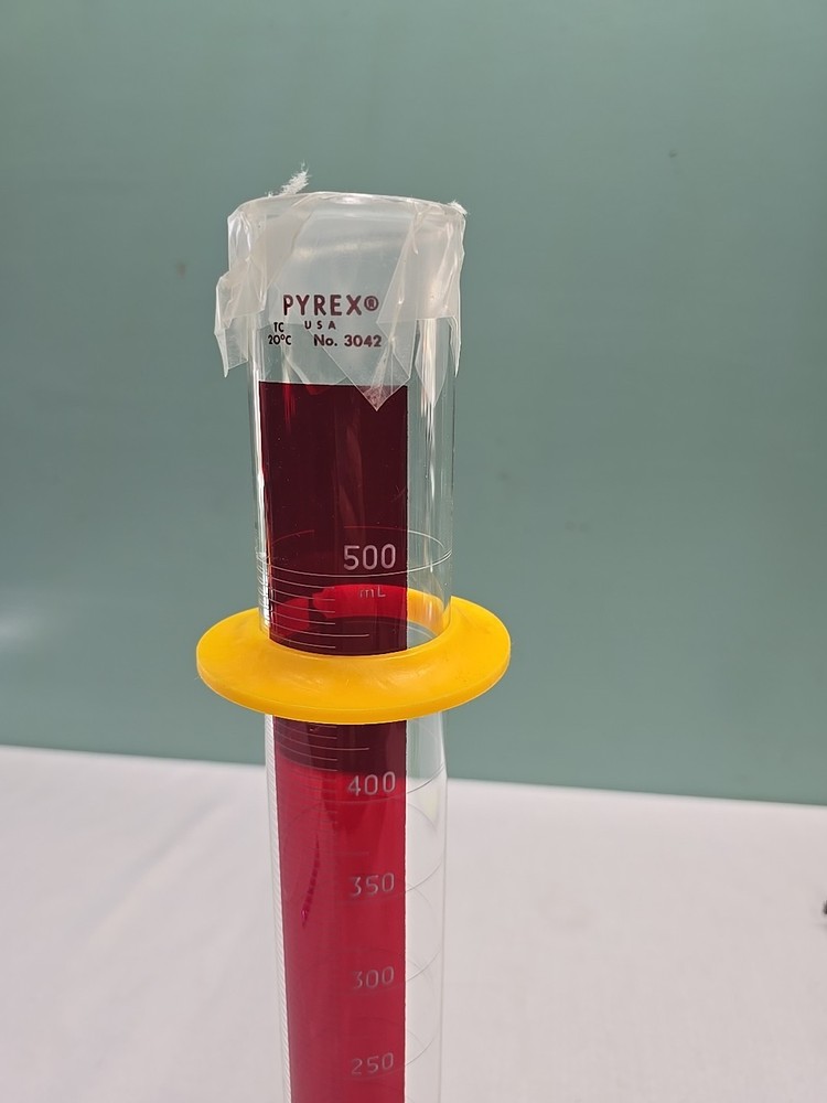 Pyrex 3042-500mL Red-Lined Cylinder Graduated with Spout Hexagonal Base