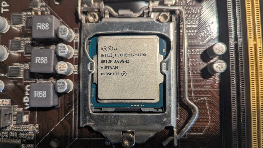 Intel Core i7-4790 - 3.6 GHz Quad-Core (CM8064601560113) Processor