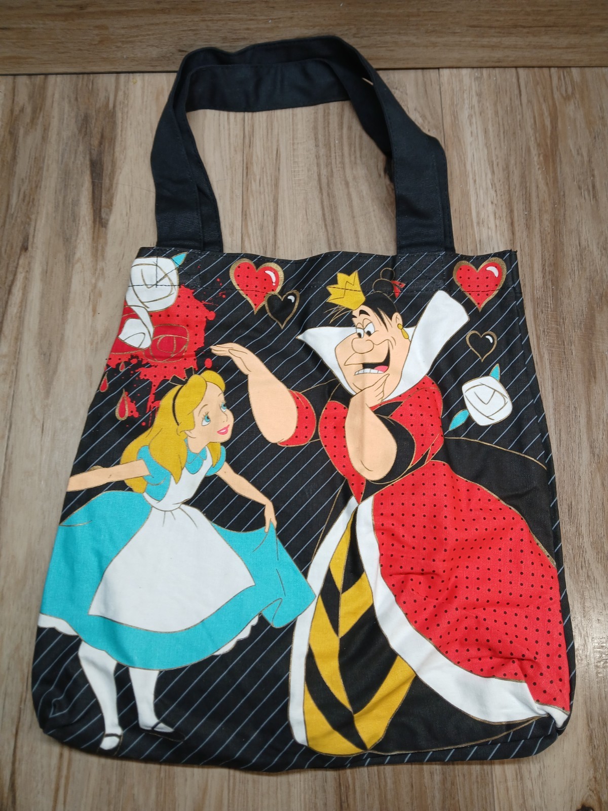 Loungefly Disney Alice in Wonderland Queen Of Hearts Painying The Roses Red