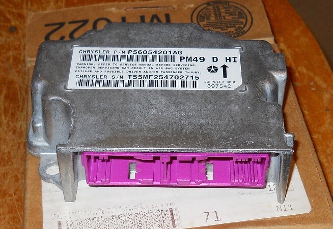 NOS 2011-12 Jeep Libery Mopar Control Module 68148047AD