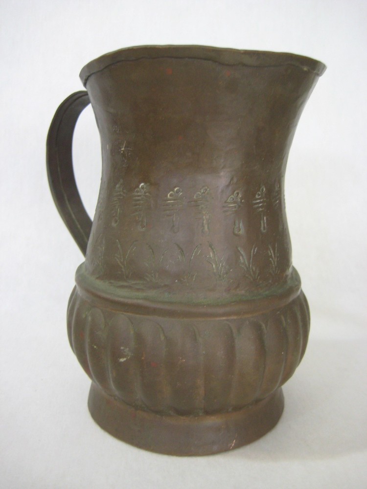 RARE OLD ANTIQUE HAND HAMMERED COPPER PITCHER MARKED "INDELLARABRE"? ON BOTTOM