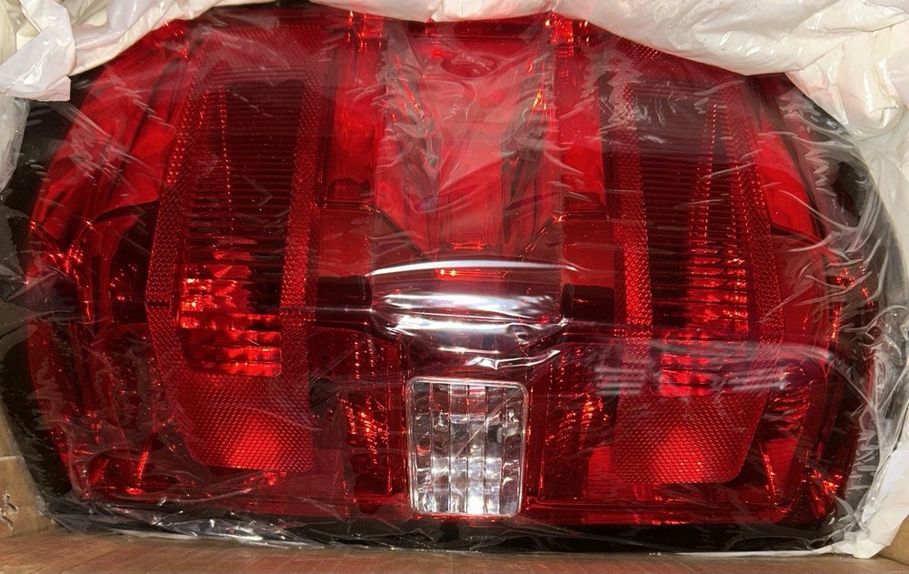 Tail Light Compatible 2014-2018 Chevrolet Silverado Left Side