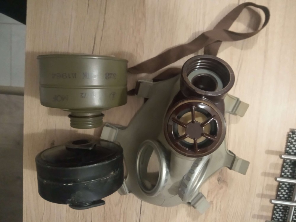 ORIGINAL SOVIET ERA SIZE GAS MASK SIZE 5