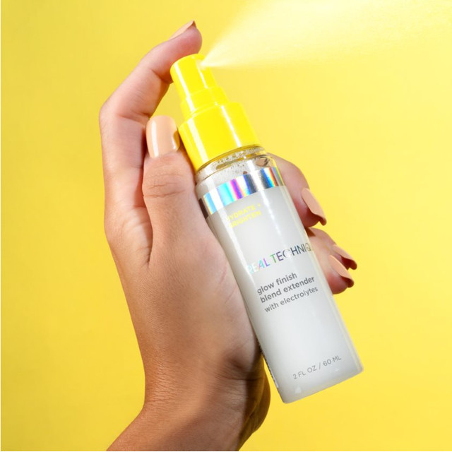 Real Techniques Glow Finish Extender Clear Setting Spray For Face 2oz