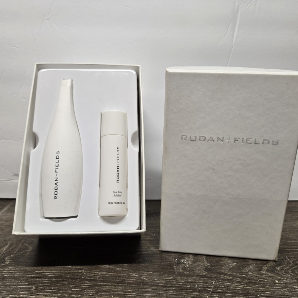 Rodan + Fields Pore Cleansing MD System with Charger, Solution, & 9 Tips