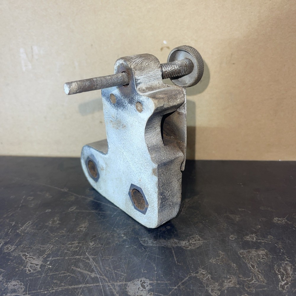 2 1/2HP Waterloo Contract Engine Push Rod Guide Holder Block Hit Miss Engine