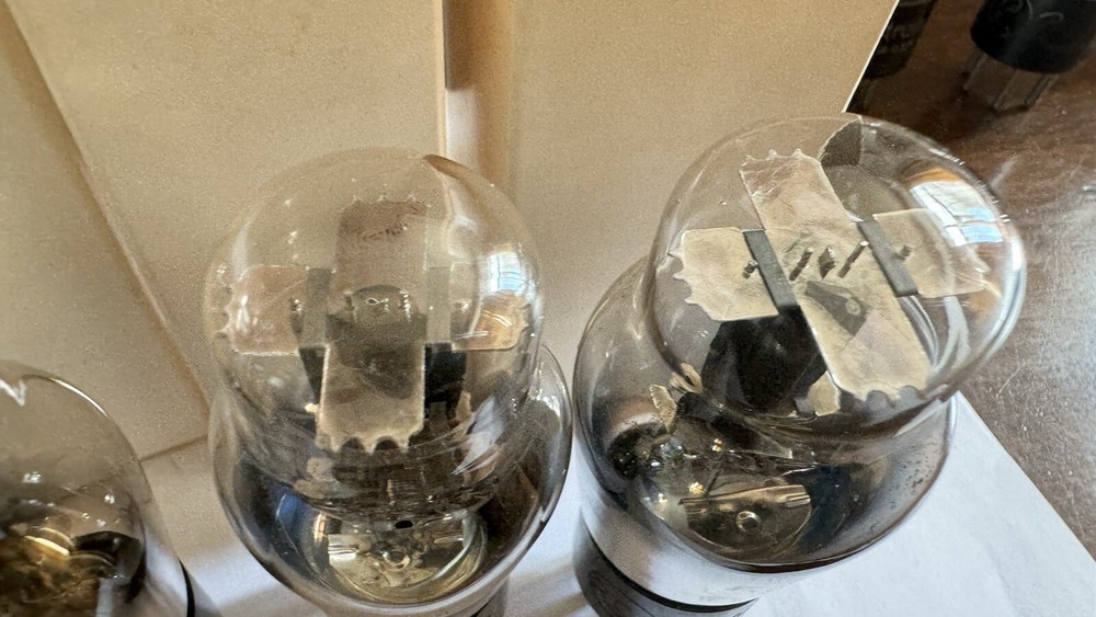 NOS MATCHED QUAD 56 ST GLOBES Engraved Bases Windmill Micas