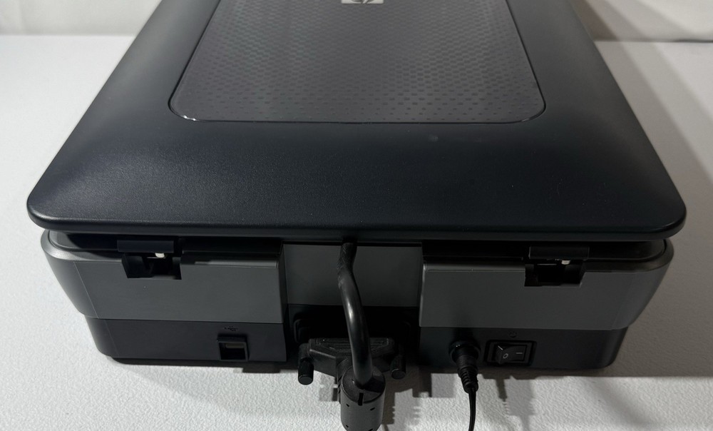 HP Scanjet G4050 w/ Power - Tested Working - Flatbed Scanner
