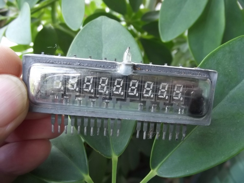 IV-28A digital multi-digit vacuum fluorescent seven-segment indicator LOT OF 1.