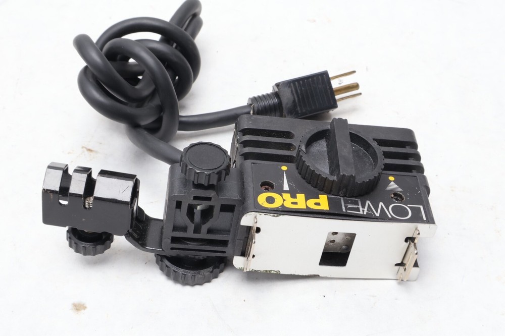 Lowel Pro-light Focus Flood Light No Bulb TESTED M53