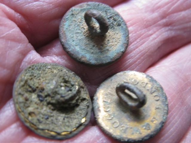 DETECTING FINDS 3 ANCHOR MILITARY BUTTON NEEDS CLEAN 13MM GOLD GILDED