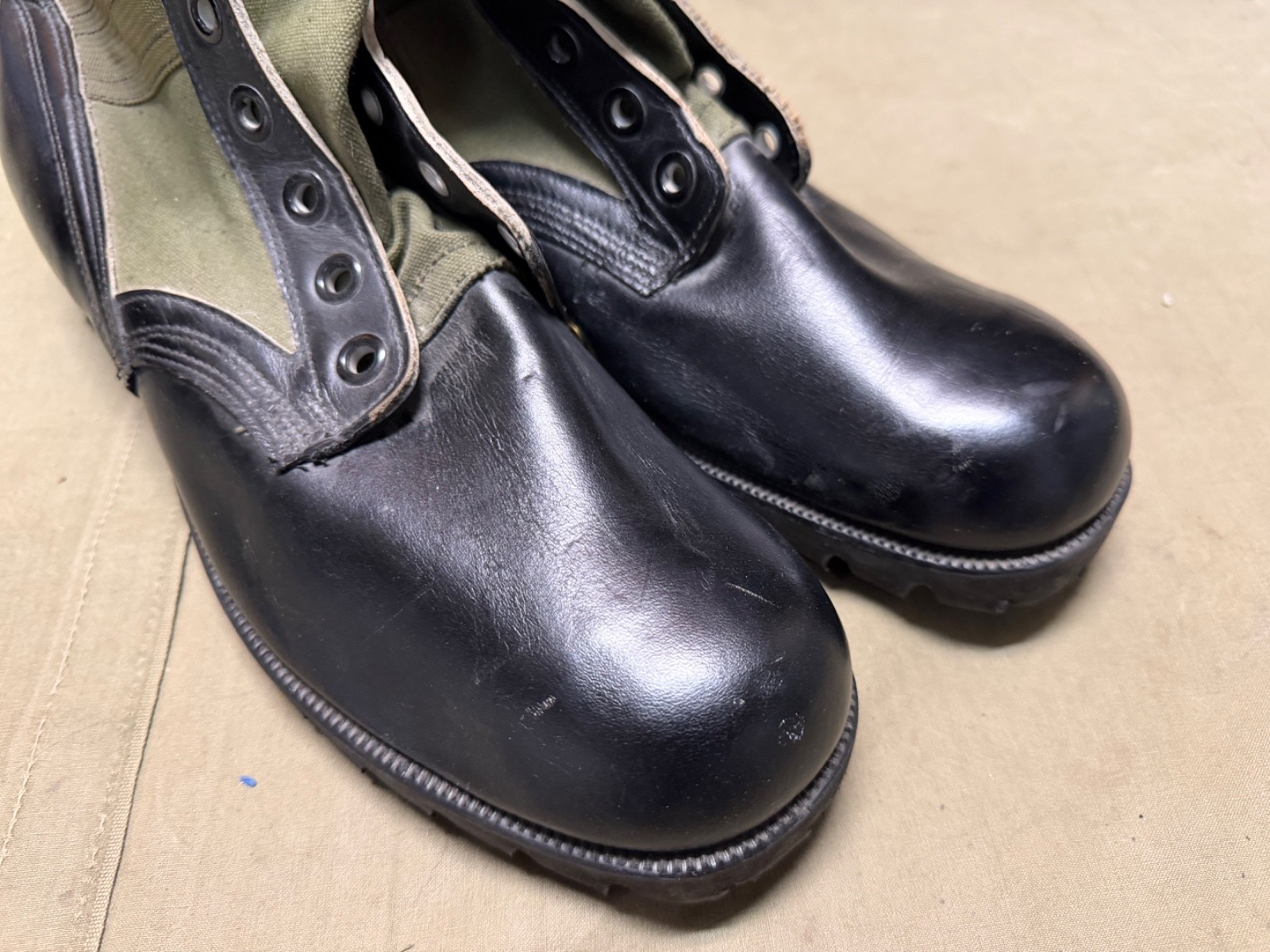 ORIGINAL VIETNAM WAR US ARMY INFANTRY JUNGLE BOOTS, SIZE 12, 1966