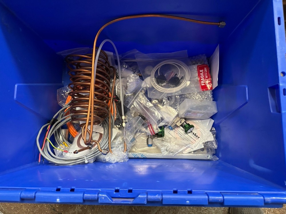 CVT UHV TPD System Temperature Programmed Desorption Vacuum Chamber