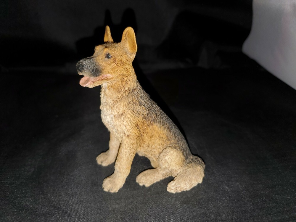 Castagna 1988 German Shepherd Sitting Figurine