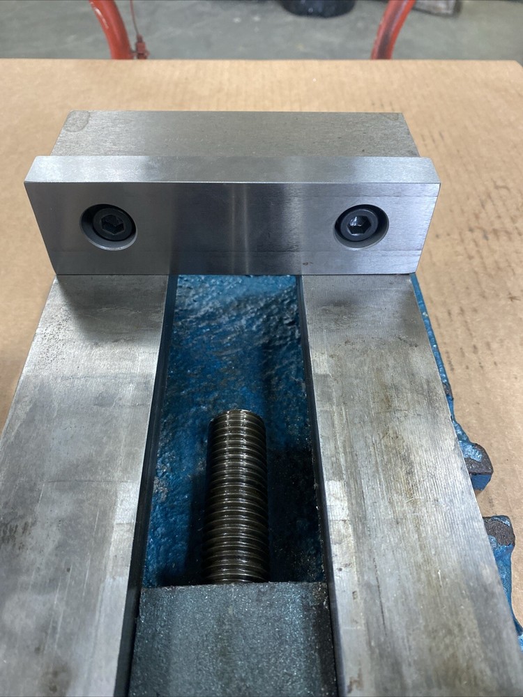 INTERSTATE 6” Machine Vise With Jaws & Handle