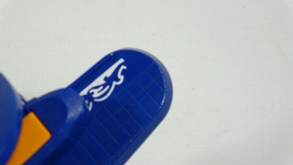 2" Fiskars Scroll Wave Paper Punch