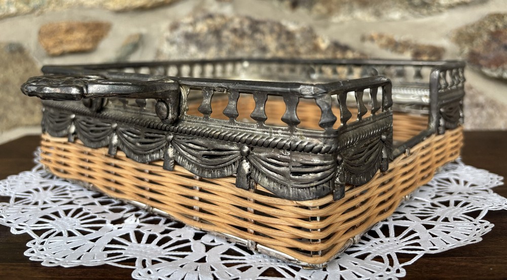 Vntg Studio Silversmith Silverplate & Bamboo Flat Dinner Napkin Holder, Handles