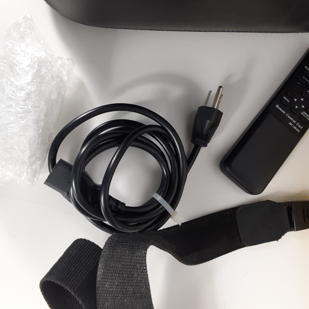 Lightware Viewpoint 100 LCD Projector w Case