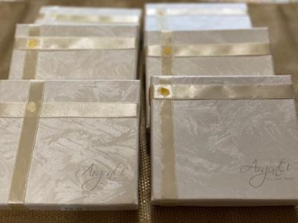 Communion plaques assorted (6)