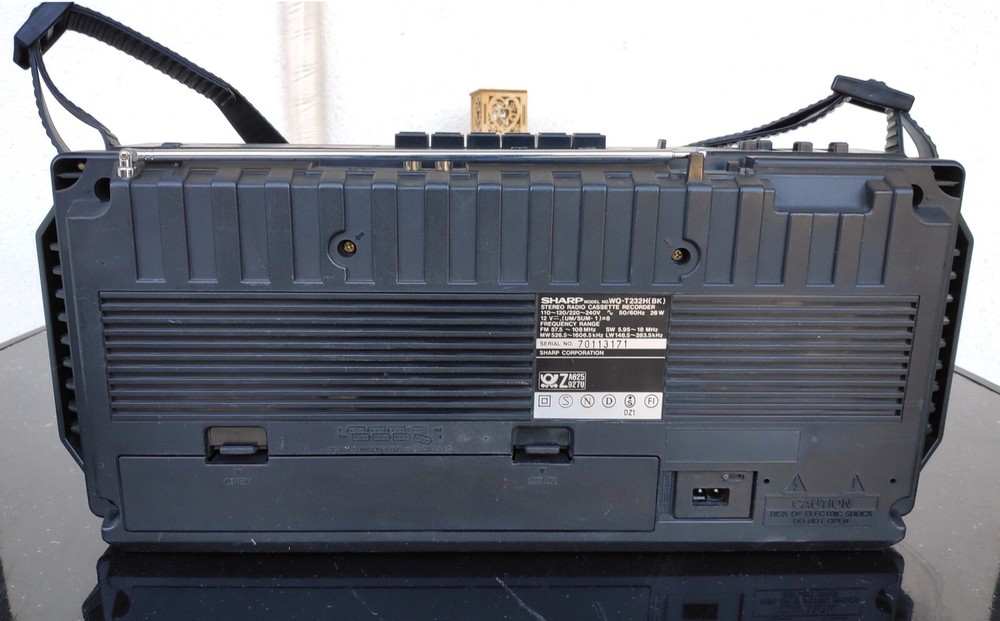 Sharp WQ-T232(H)BK BoomBox