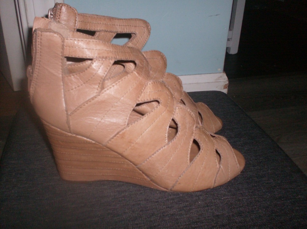Miz Mooz TAMARA WEDGE PUMP SIZE 10