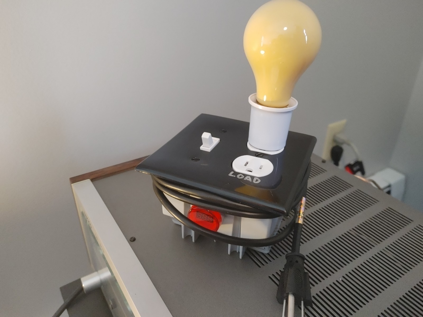 Dim Bulb Tester w/ 100W Bulb & Voltmeter Current Limiter for Amplifiers Stereos