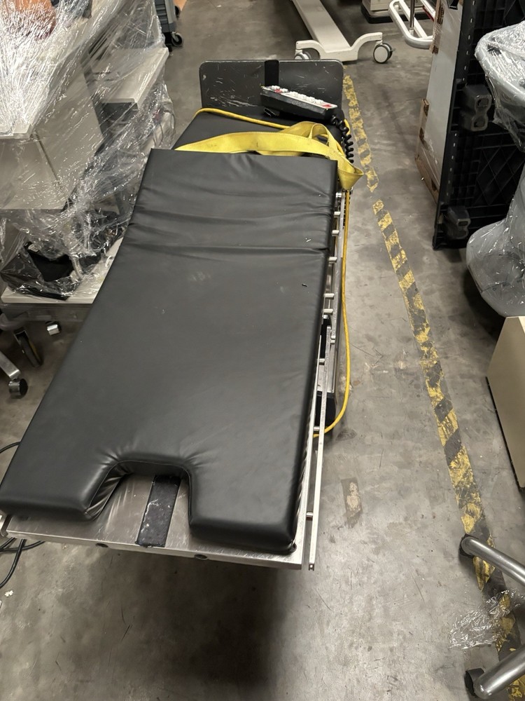 Amsco 2080RC Surgery Table With Handpiece