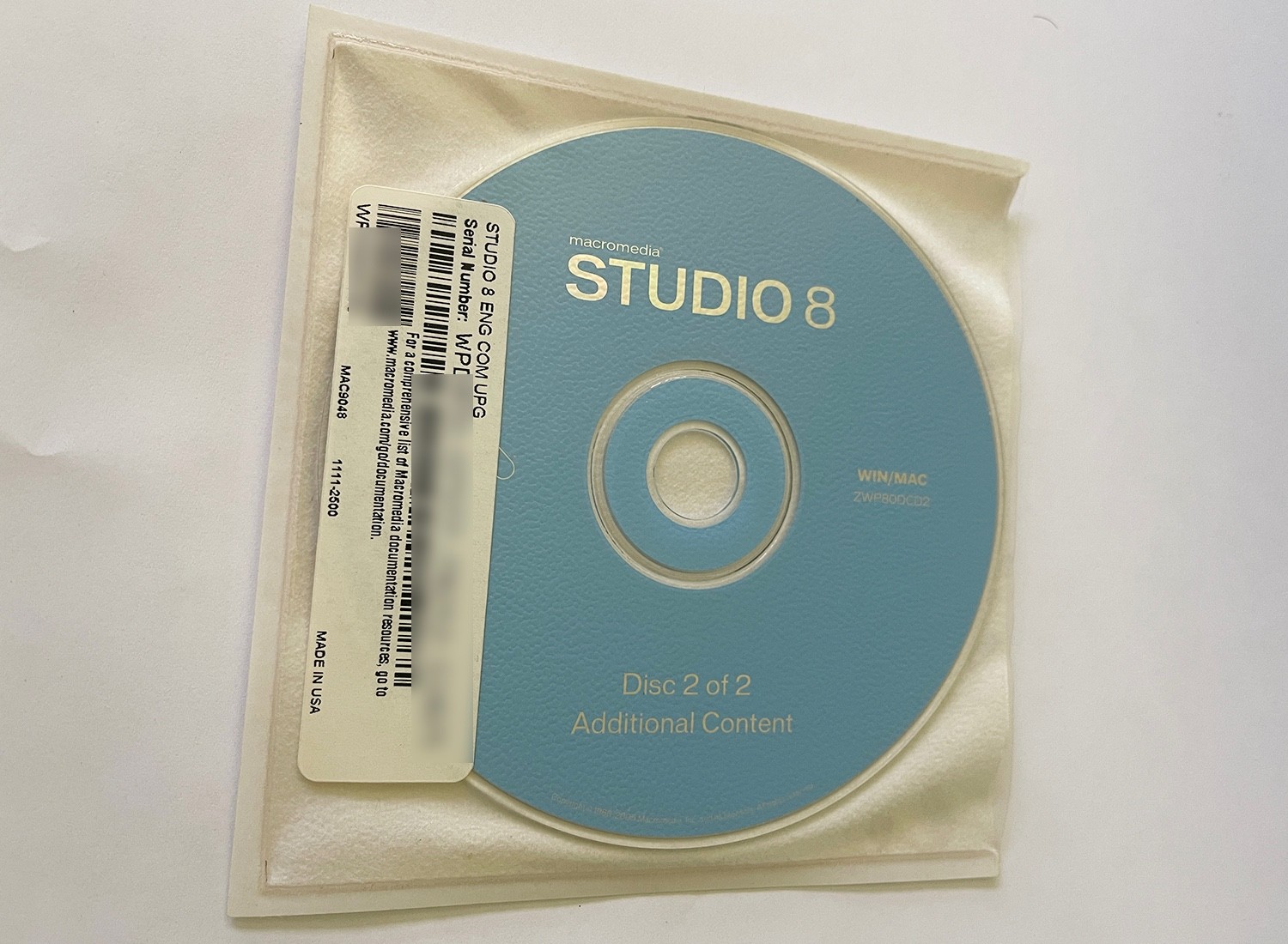 Macromedia Studio 8 Win/Mac 2 Disc Set UPGRADE - No Box - great condition