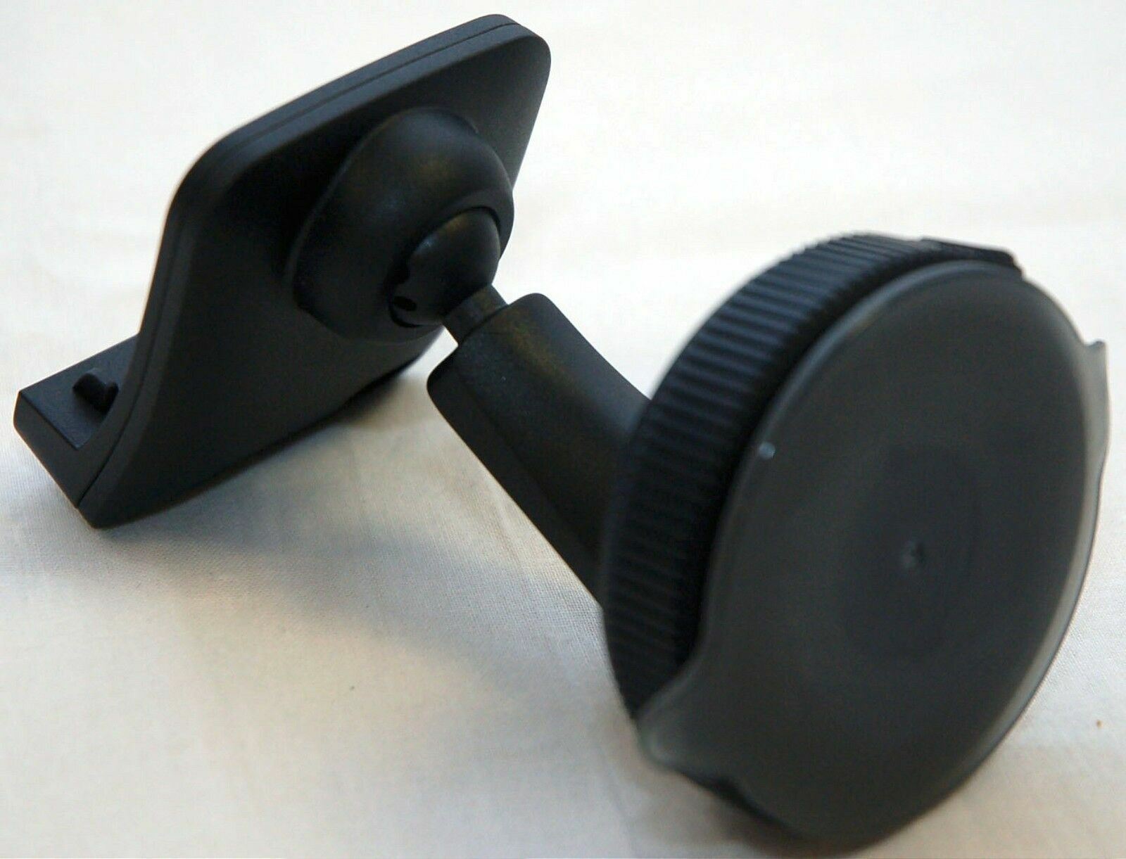 NEW GENUINE TomTom GO 500 600 OEM Windshield Suction Mount Car Charger 5000/6000