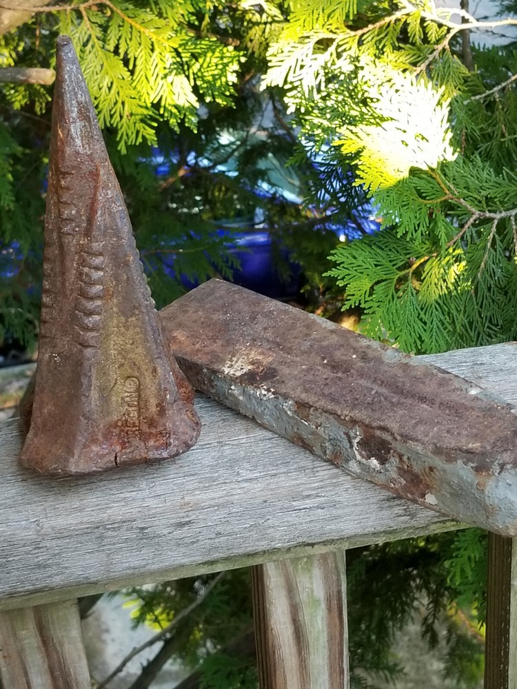 2 MANUAL WEDGE LOG SPLITTERS